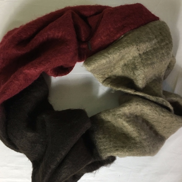 Steve Madden Infinity Circle Scarf or Wrap - Picture 1 of 6